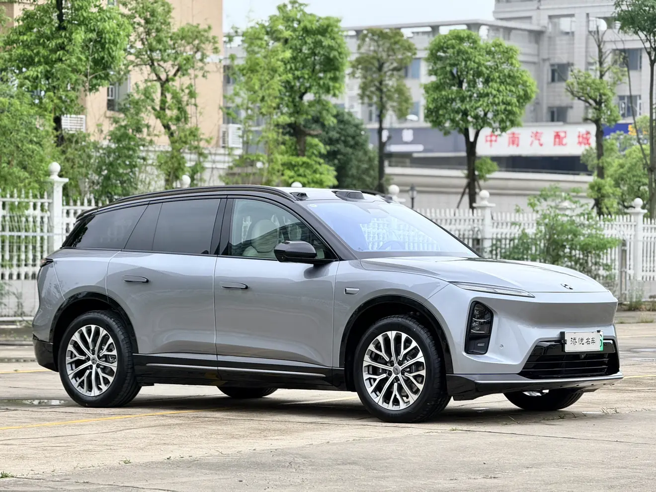 NIO ES6
