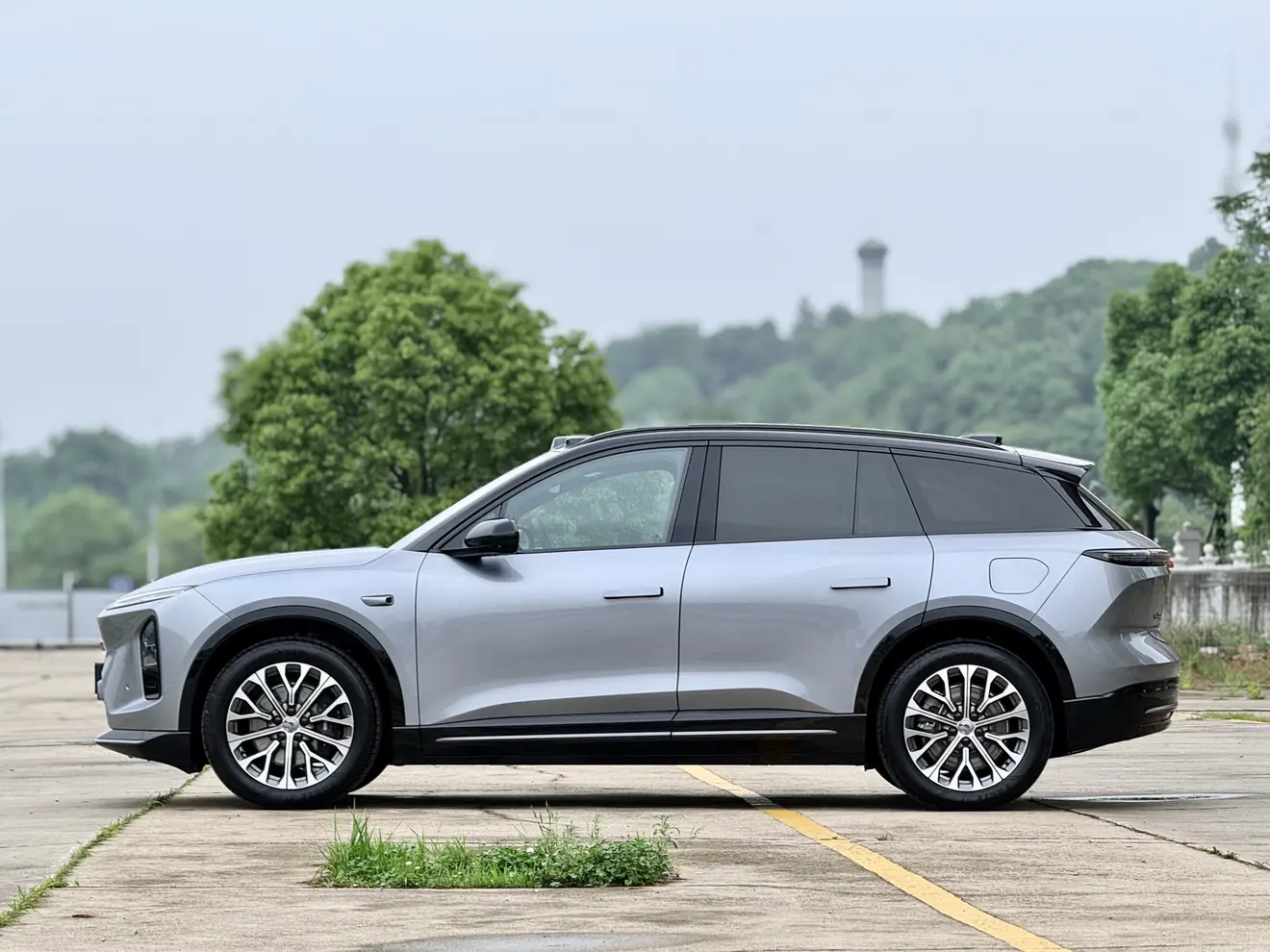 NIO ES6