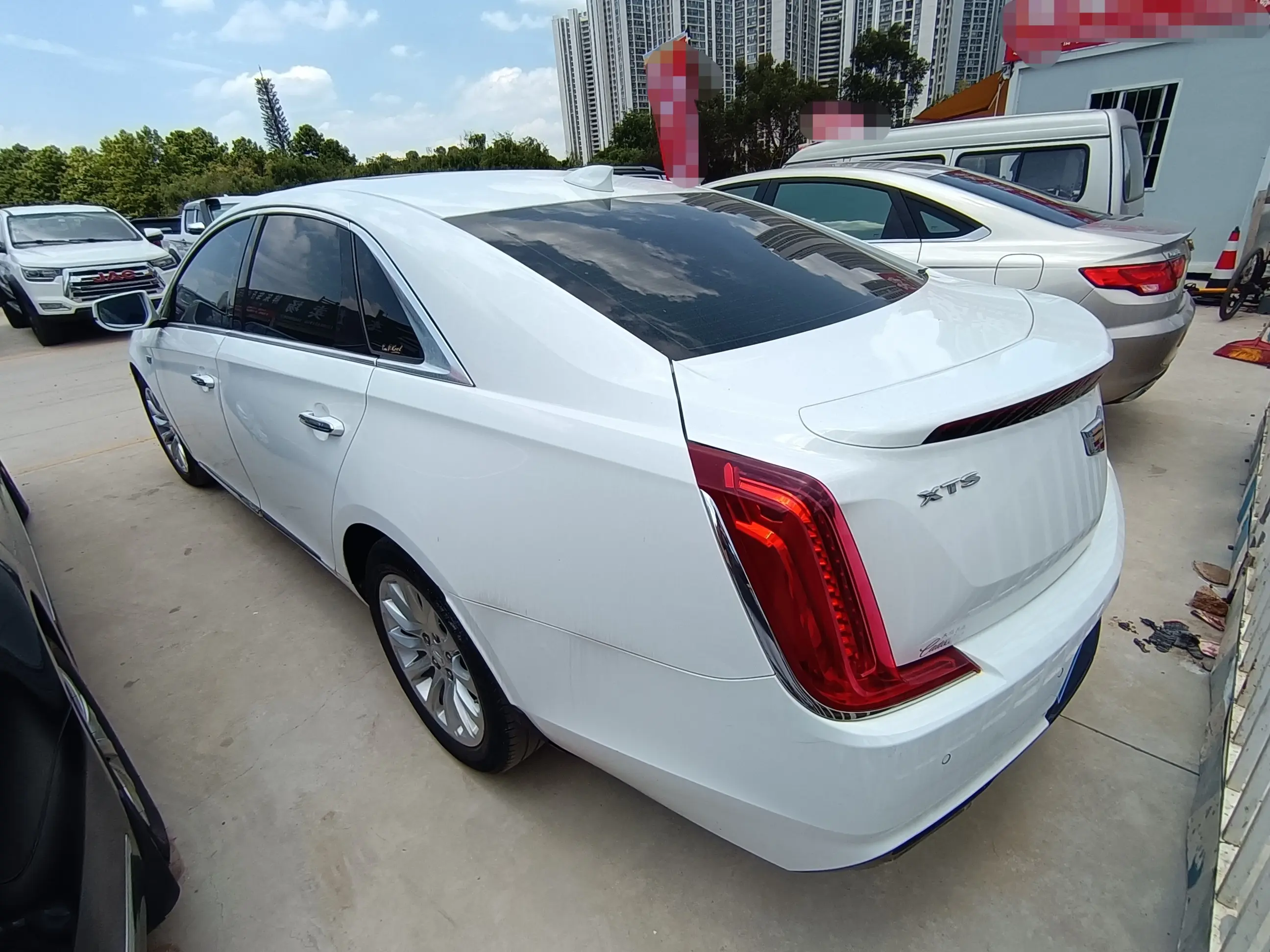 Cadillac XTS