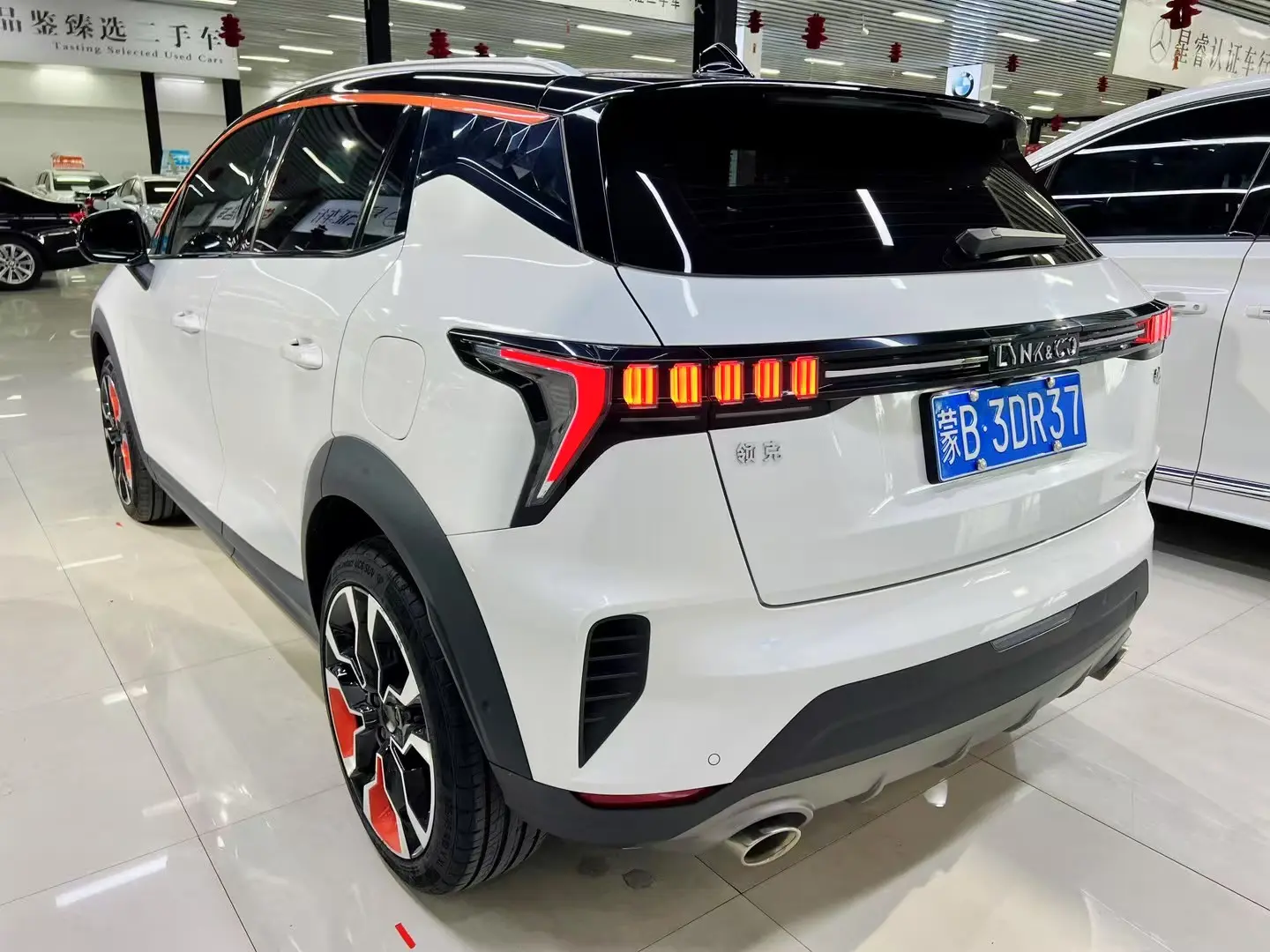 Lynk & Co 06