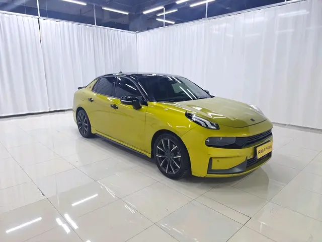 Lynk & Co 03