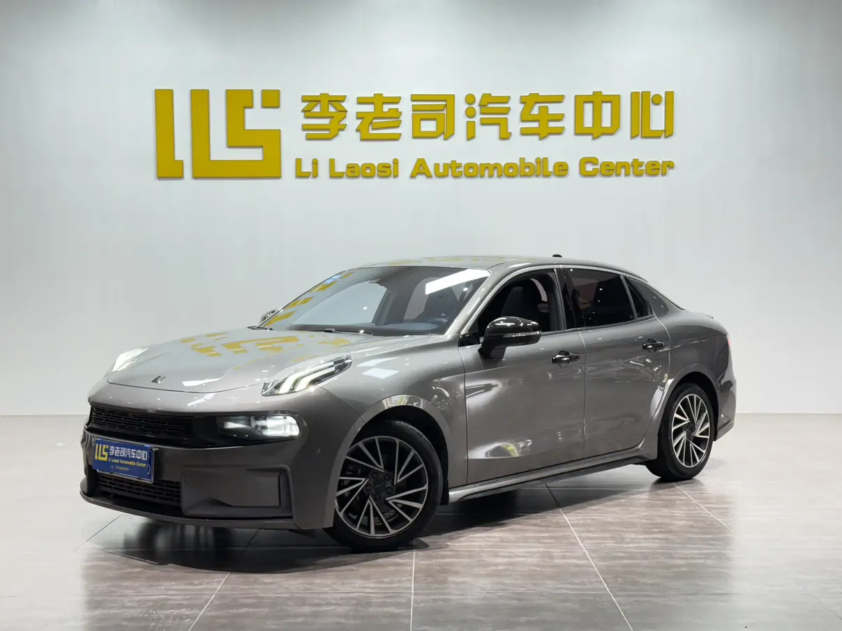 Lynk & Co 03