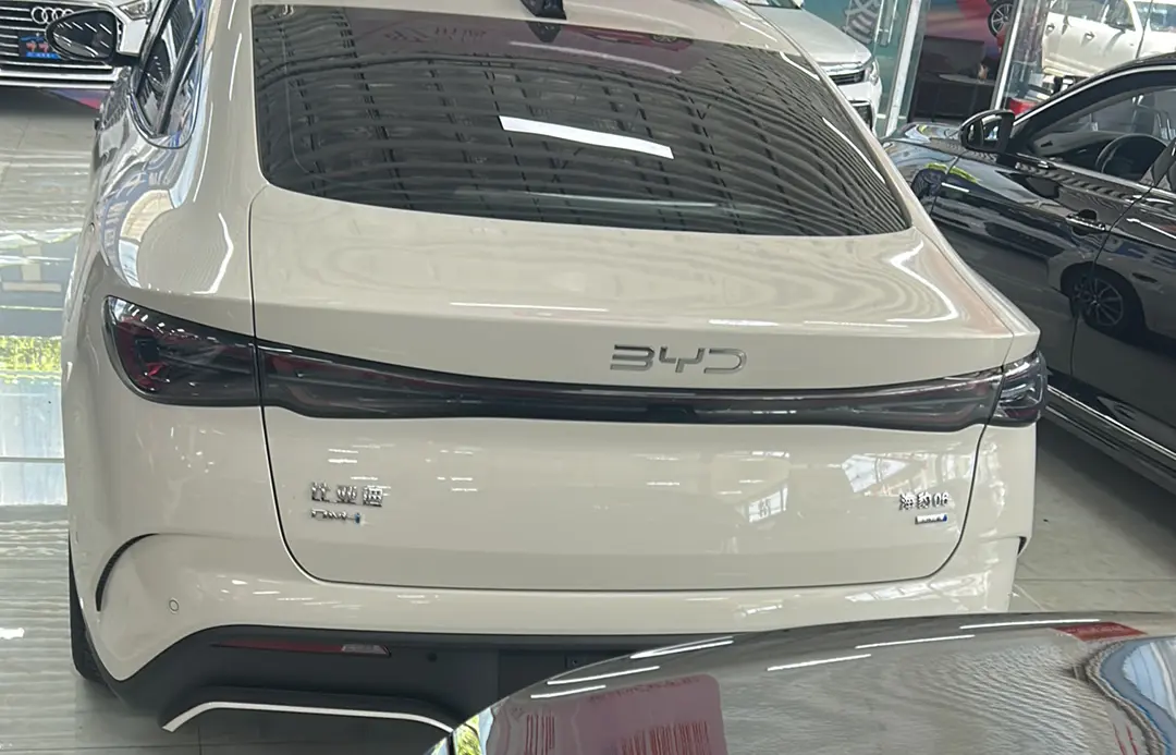 BYD Seal 06DM