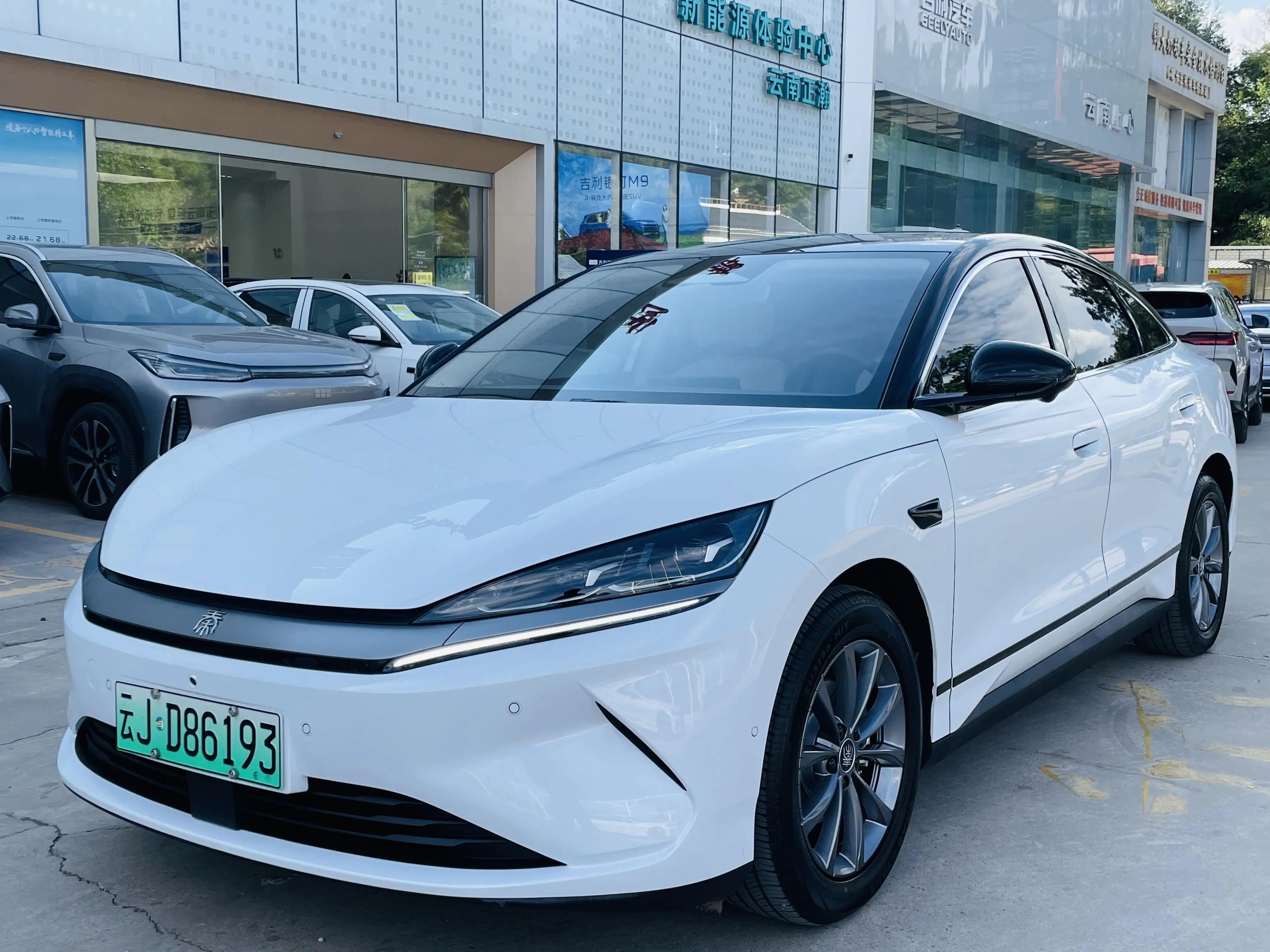 BYD Qin L EV