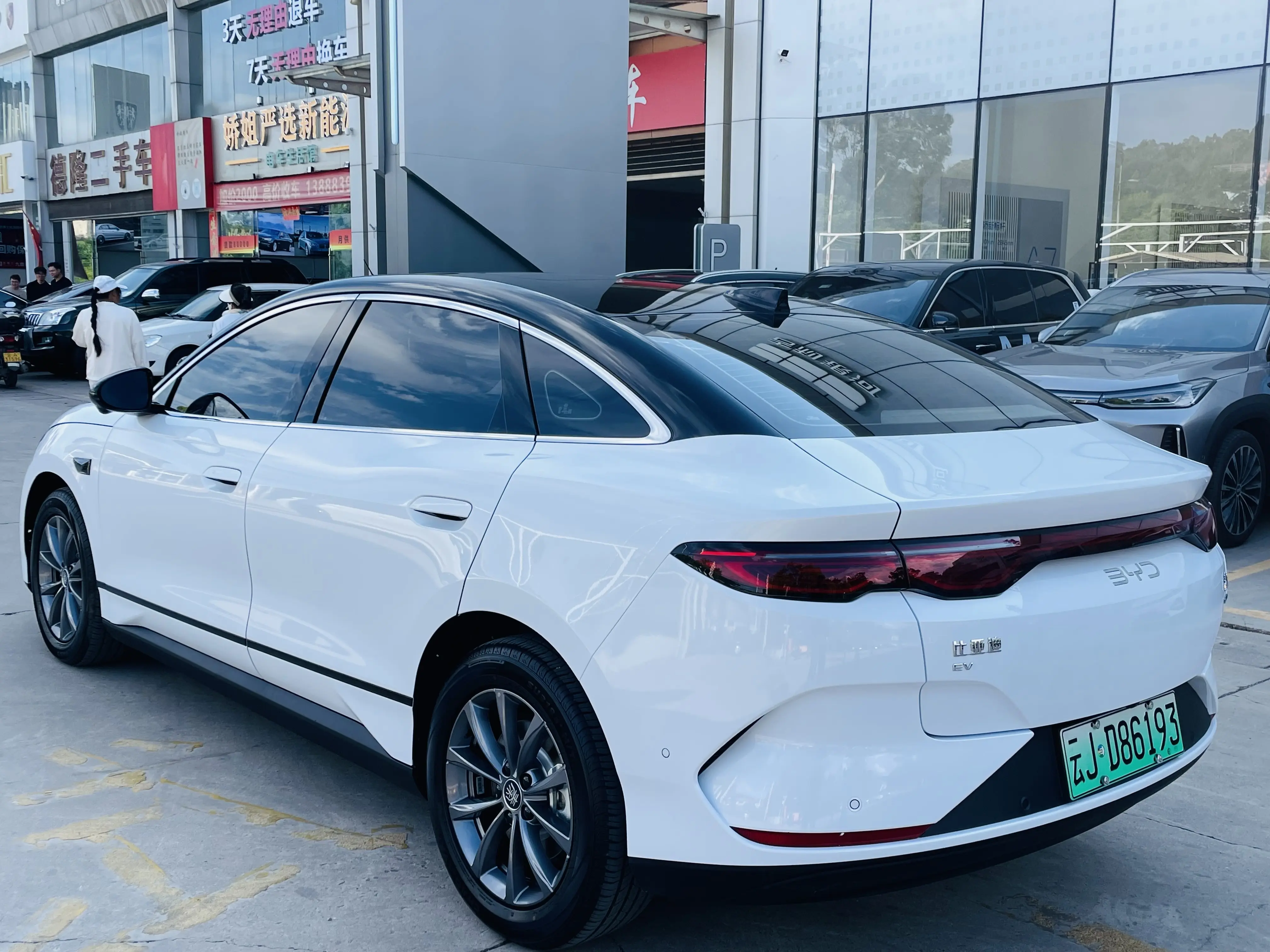 BYD Qin L EV