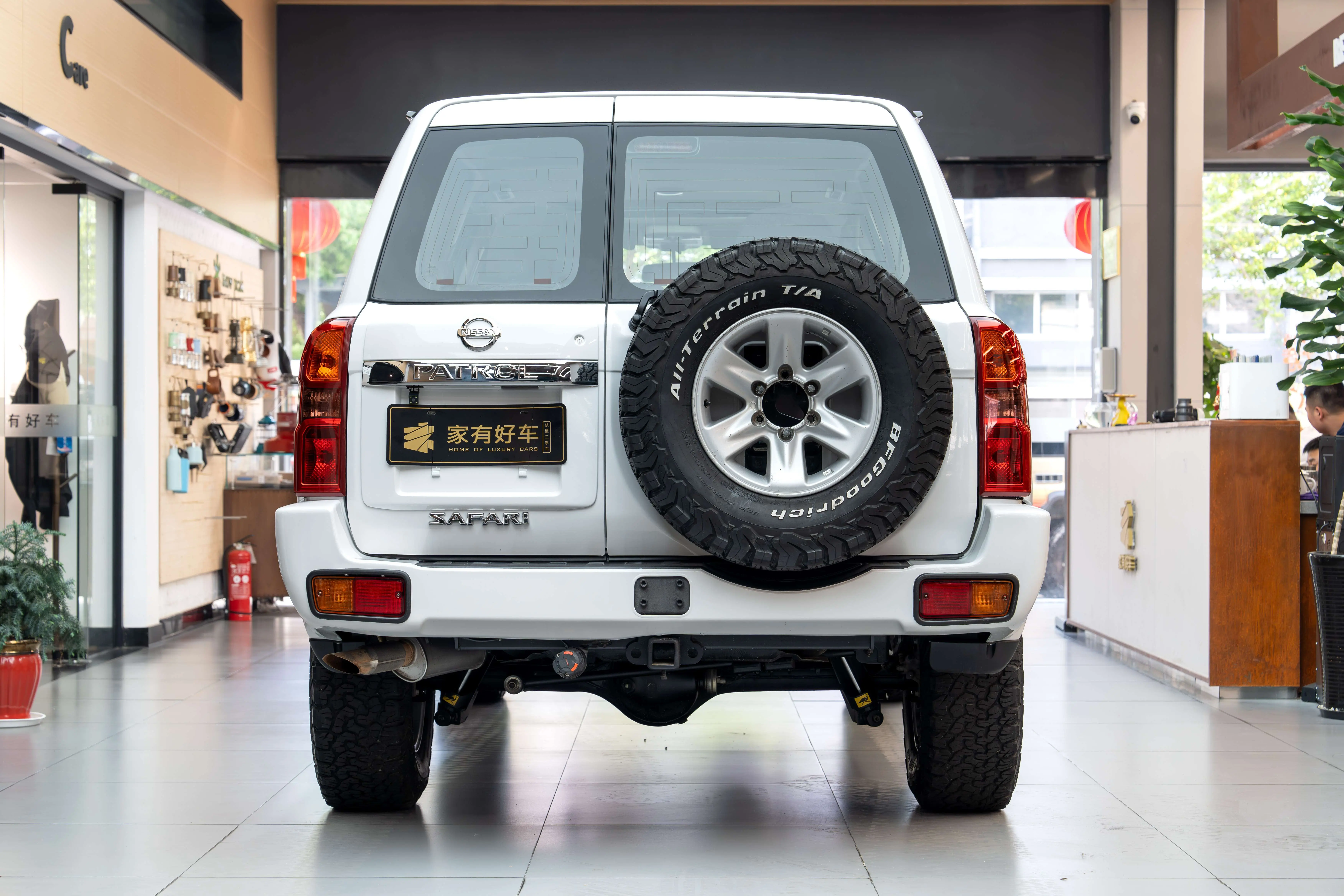 Nissan Patrol Y61