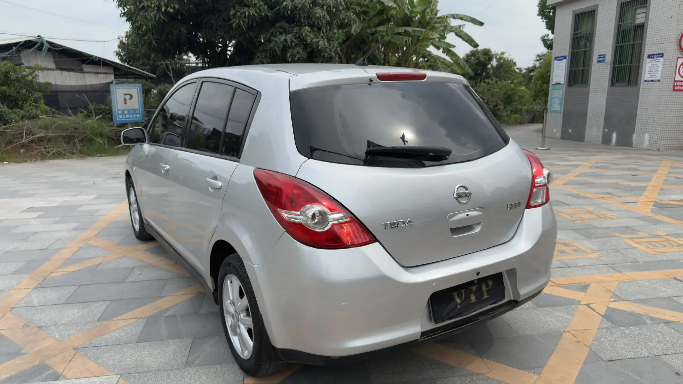 Nissan Tiida