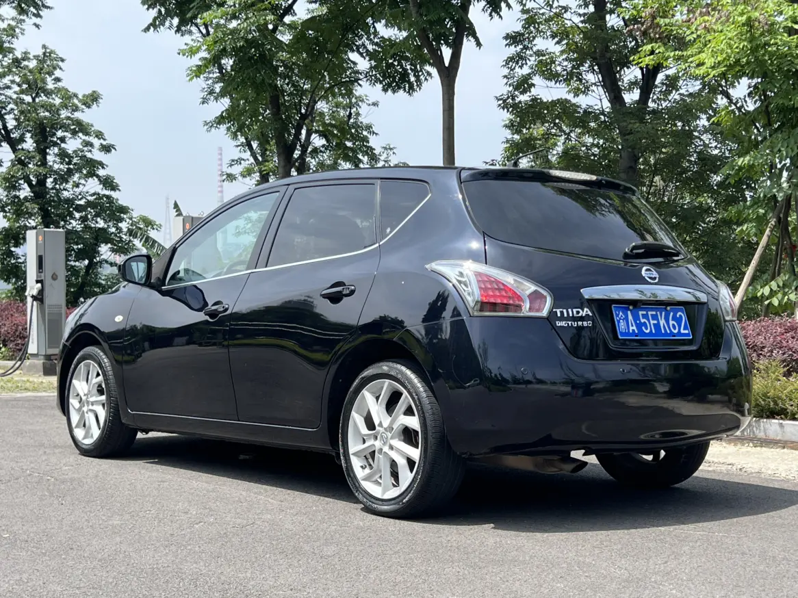 Nissan Tiida