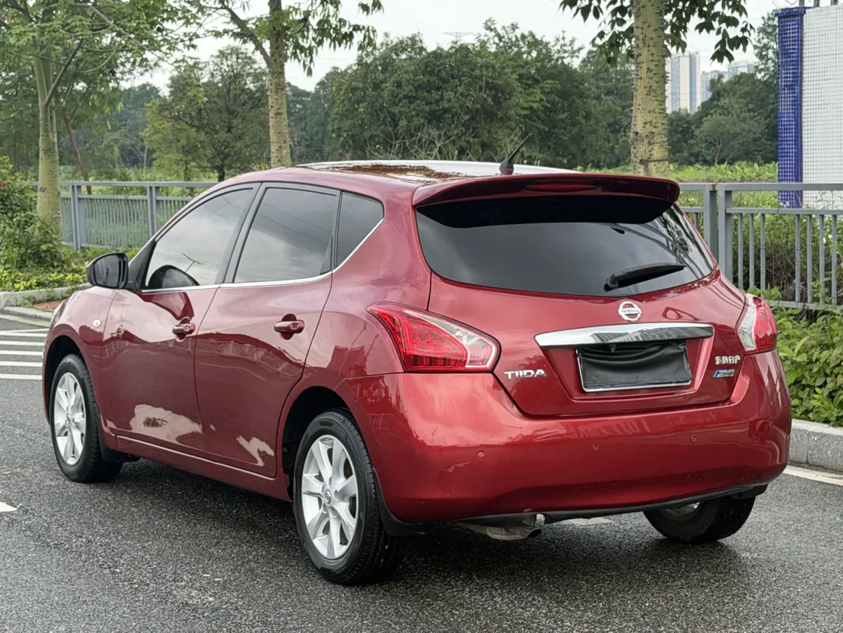 Nissan Tiida