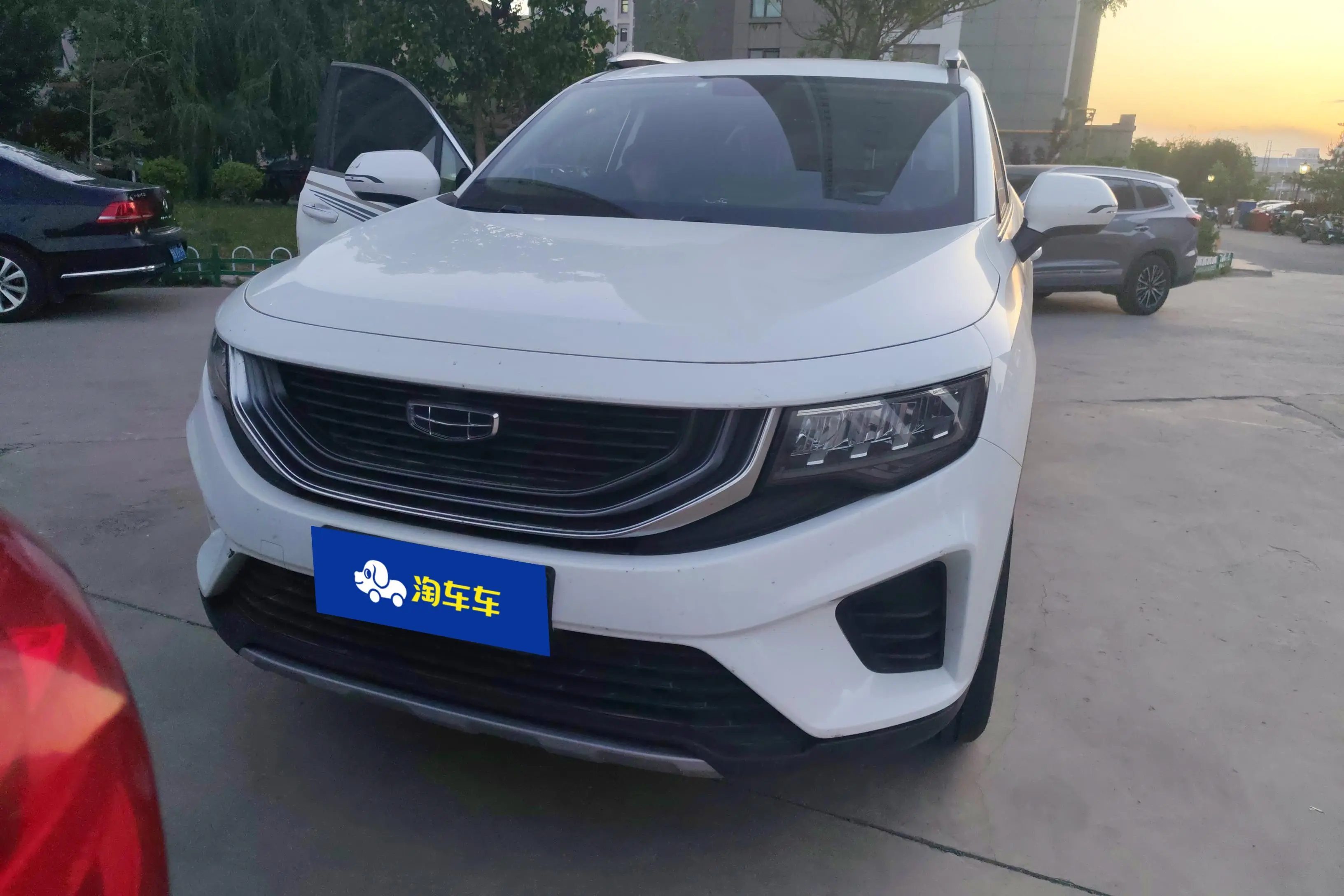 Geely Okavango