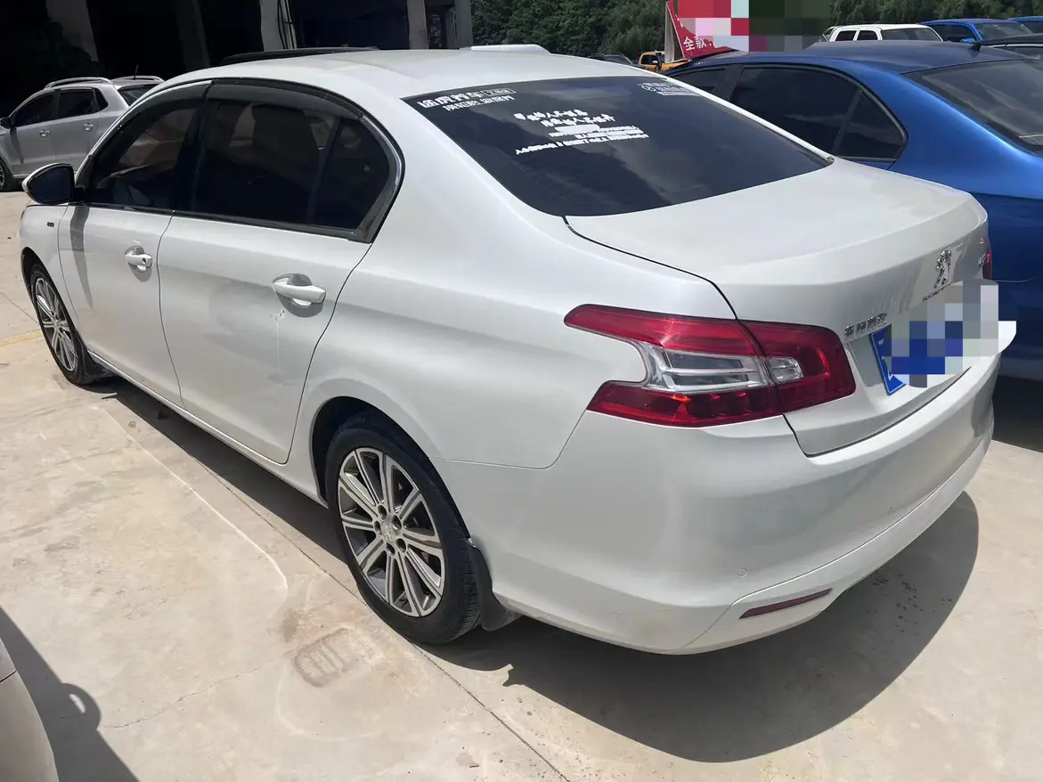 Peugeot 408