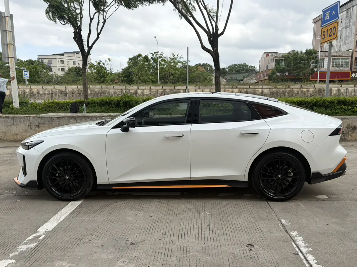 Changan UNI-V