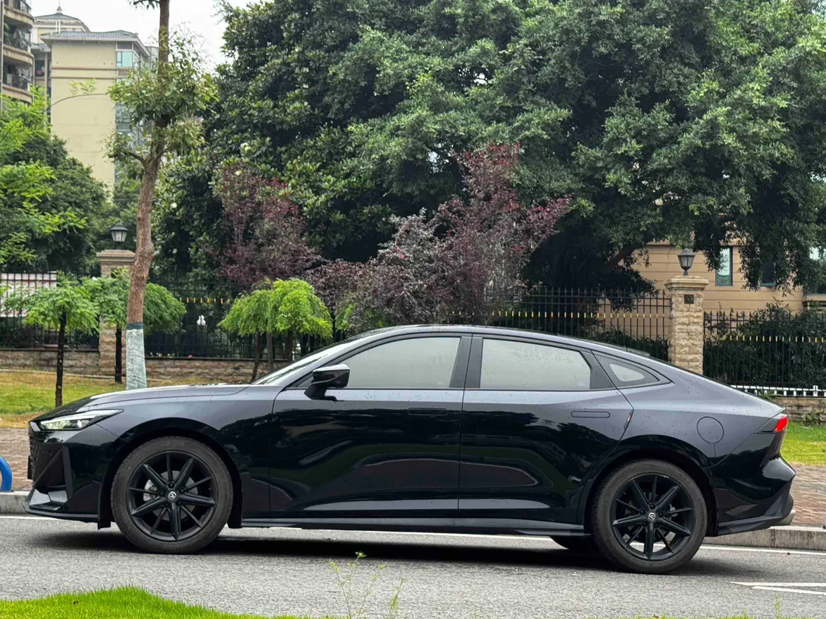 Changan UNI-V