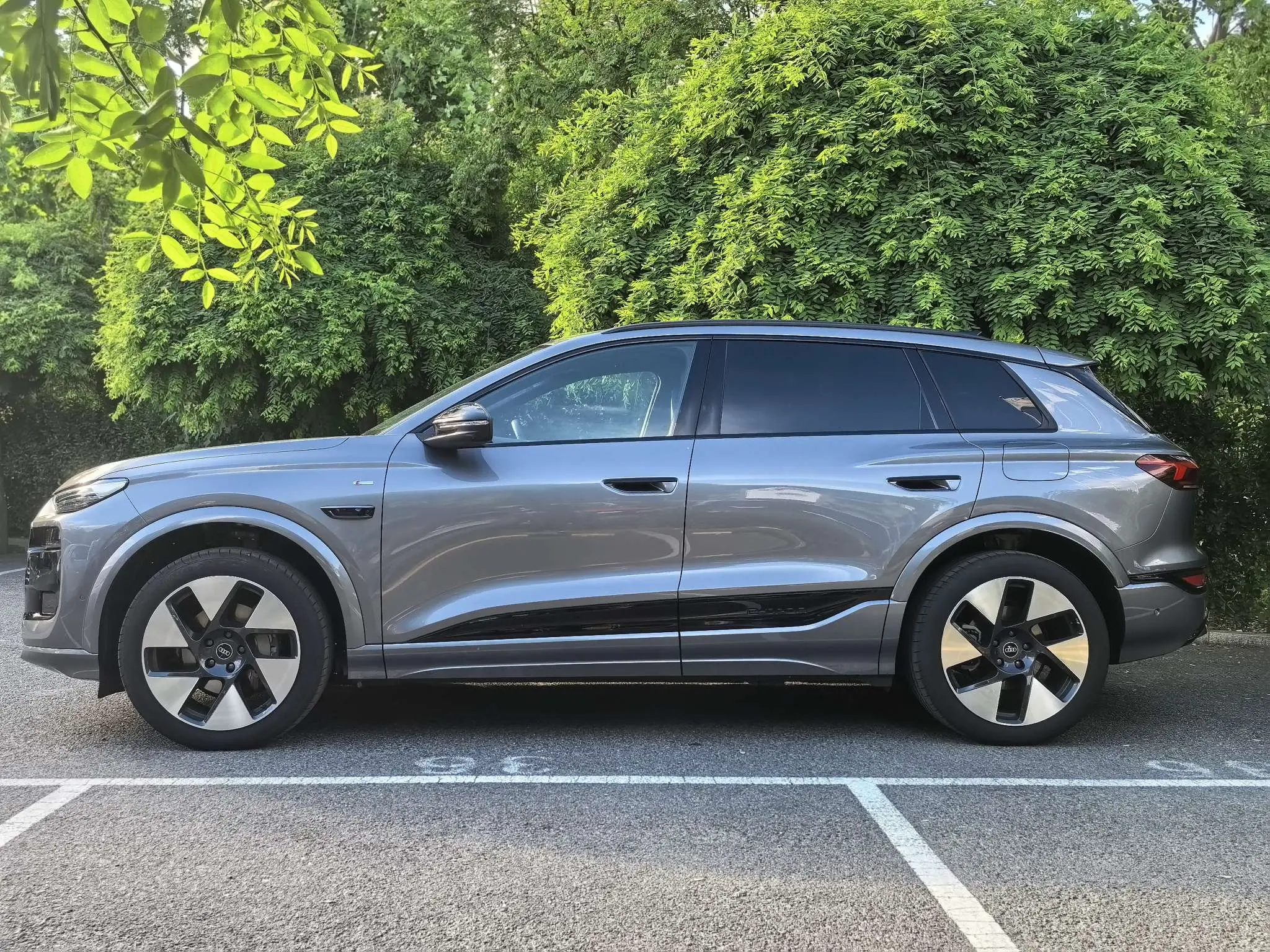 Audi Q6L e-tron