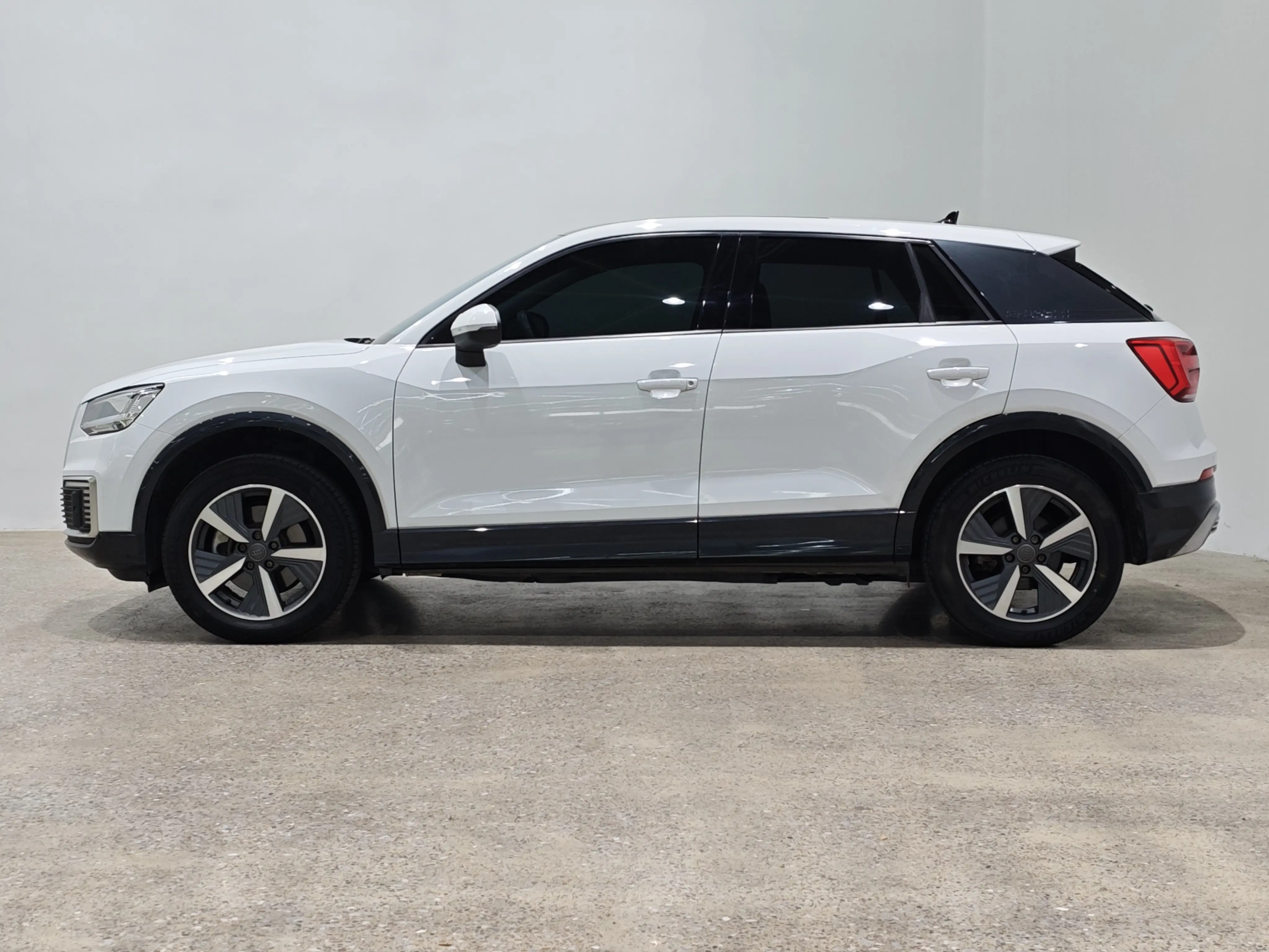 Audi Q2L e-tron