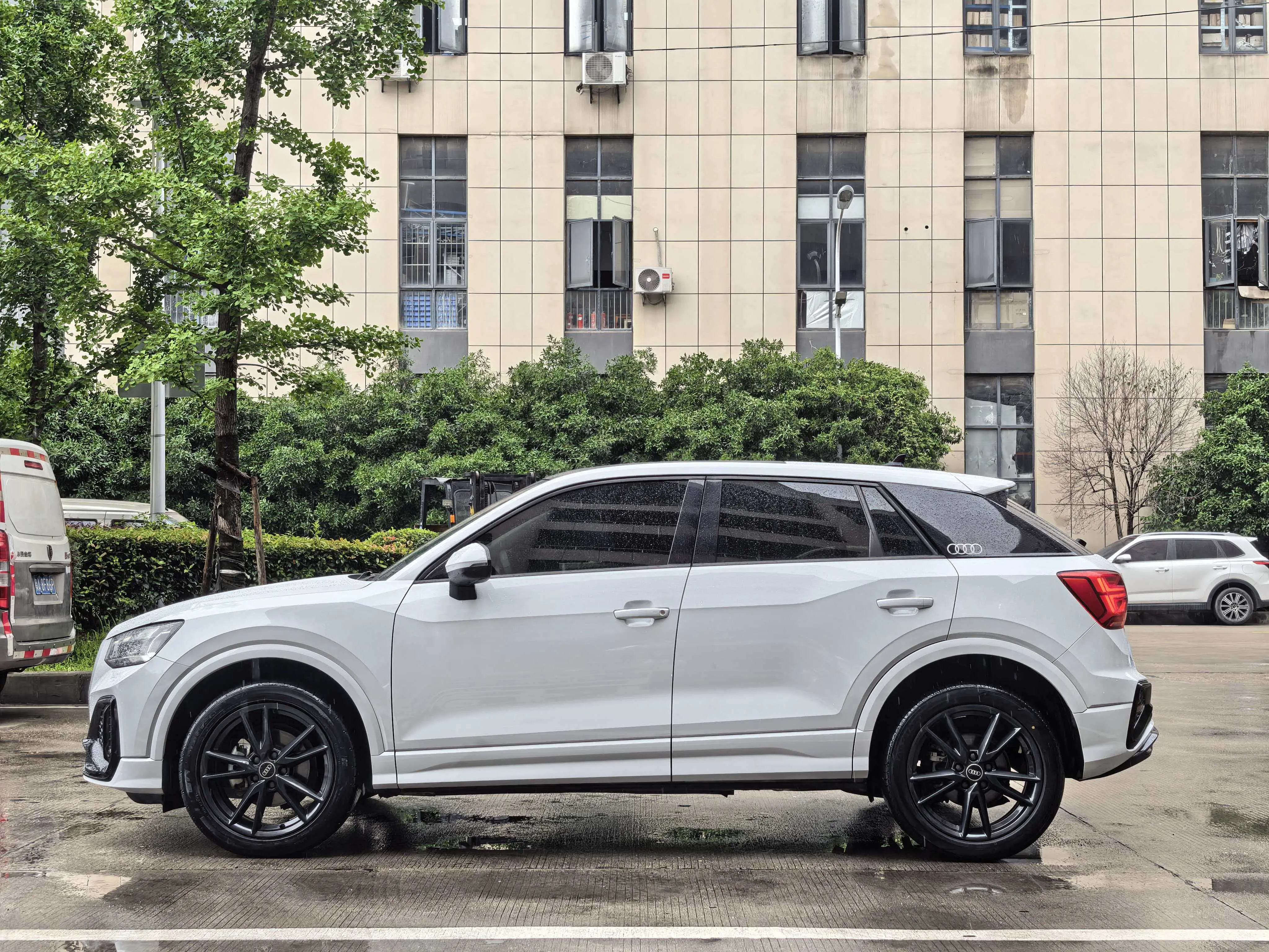 Audi Q2L