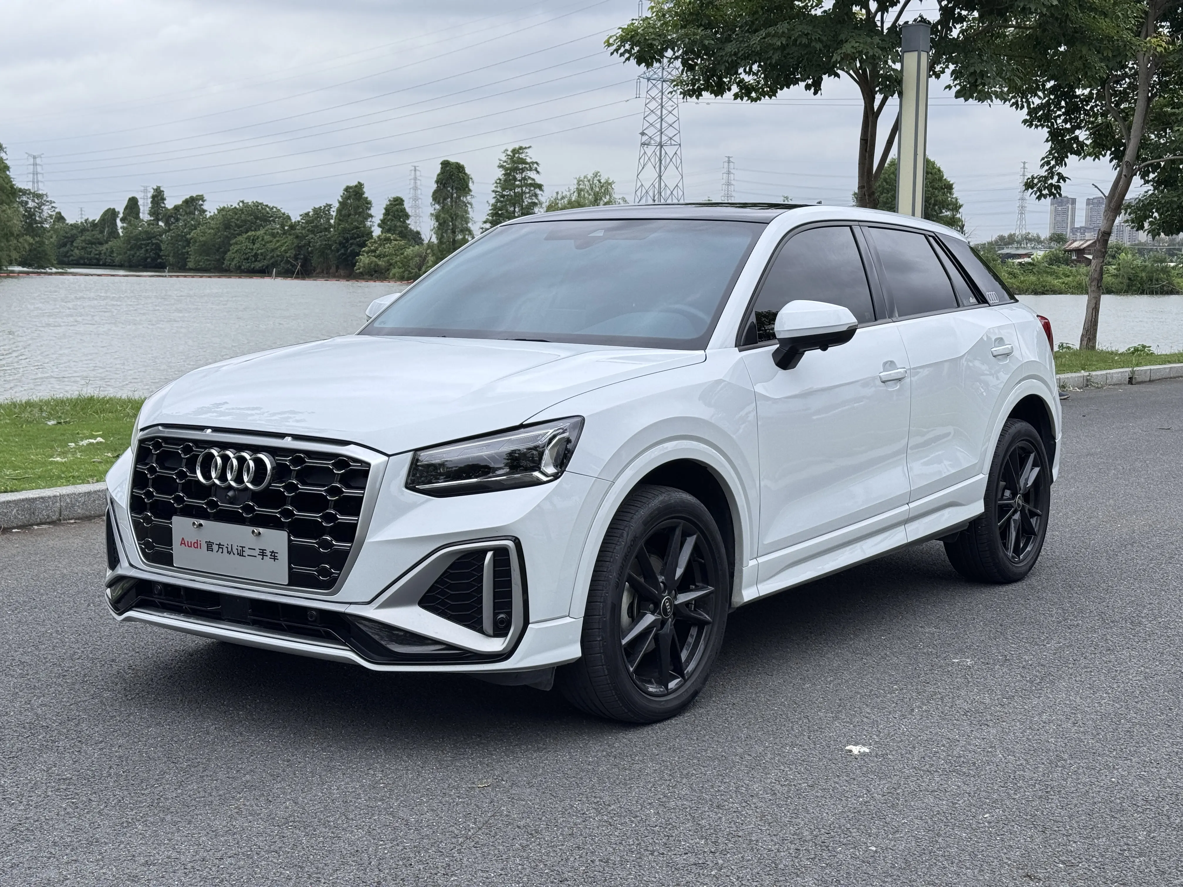 Audi Q2L