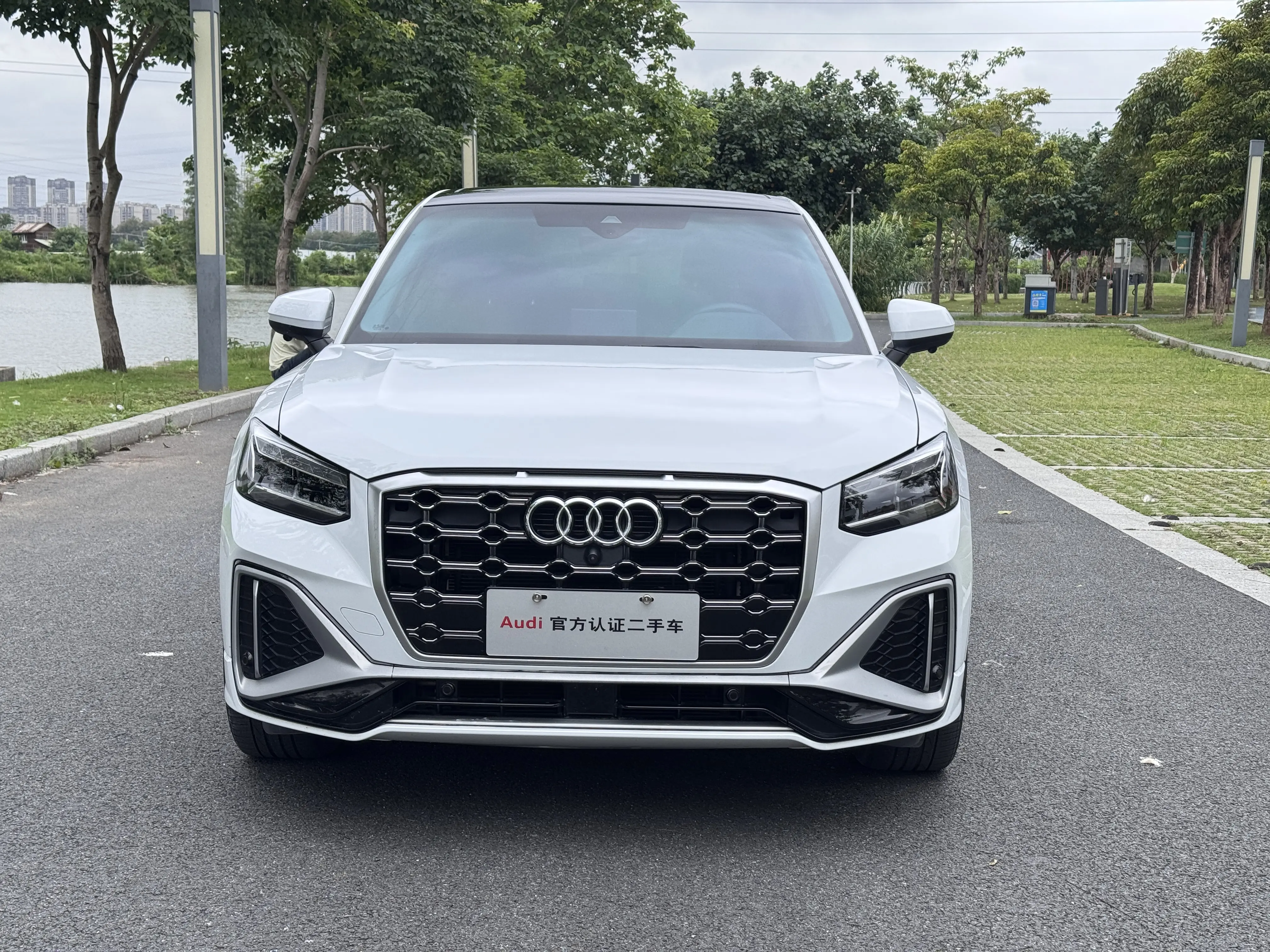 Audi Q2L