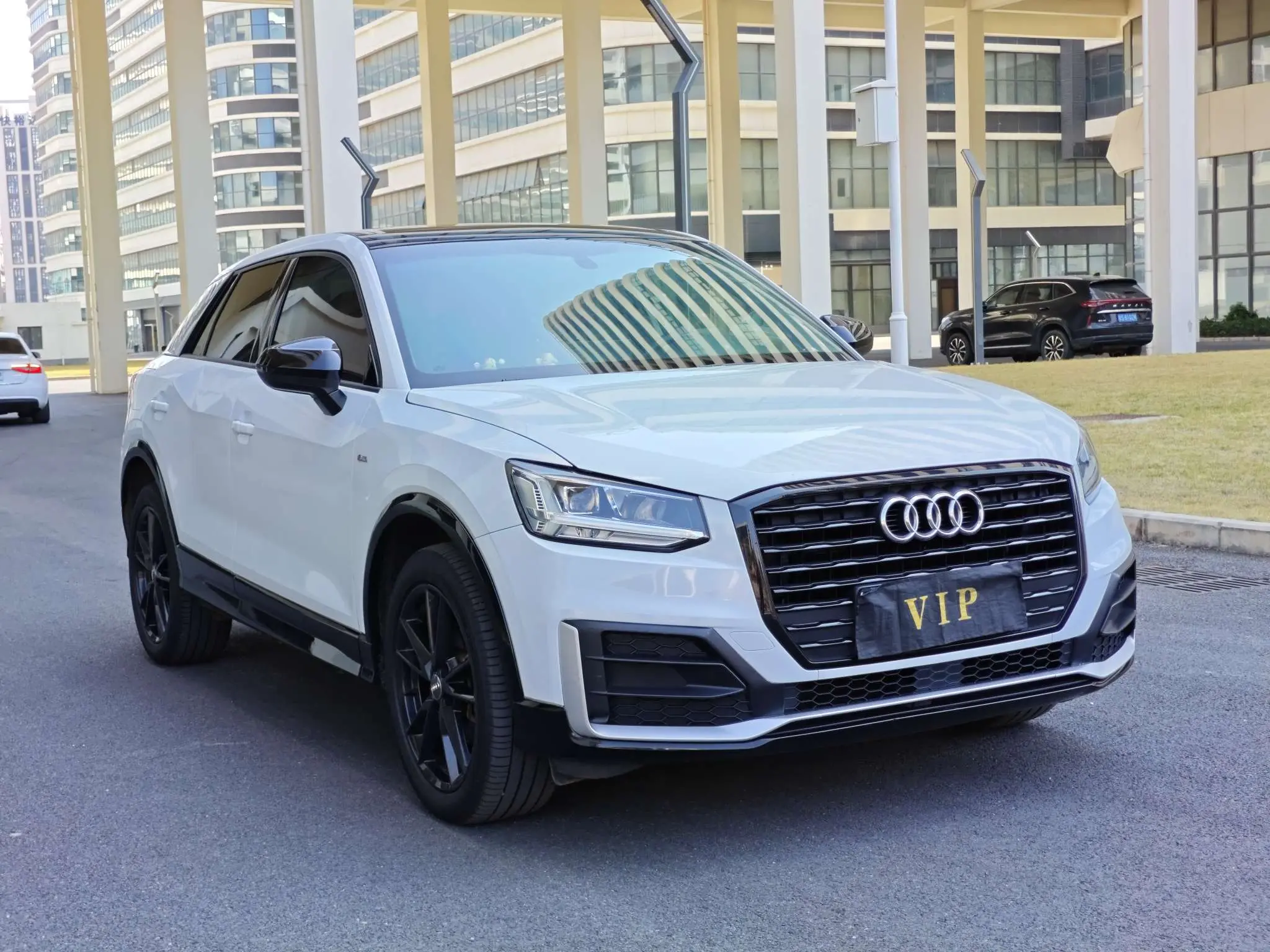 Audi Q2L
