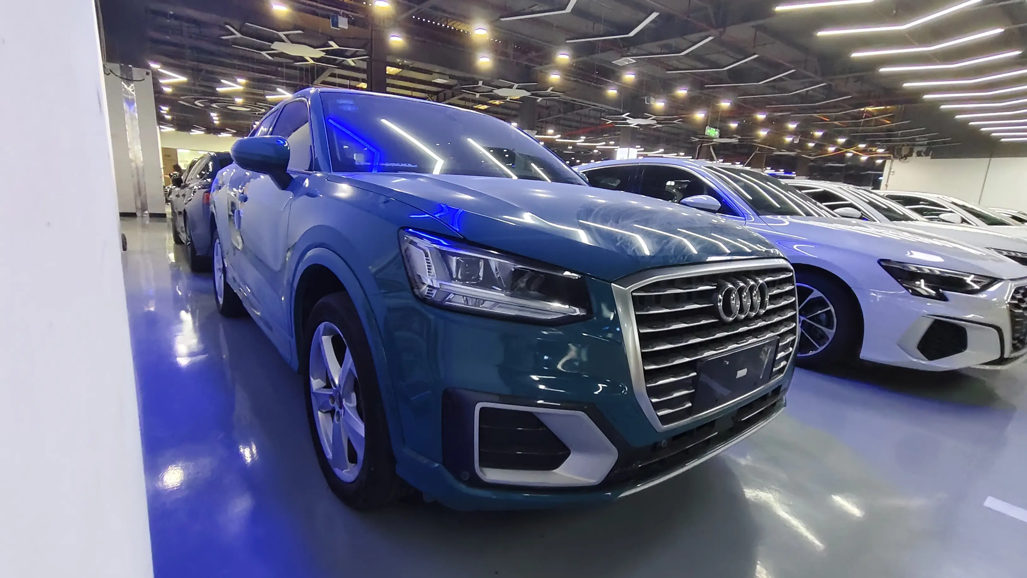 Audi Q2L