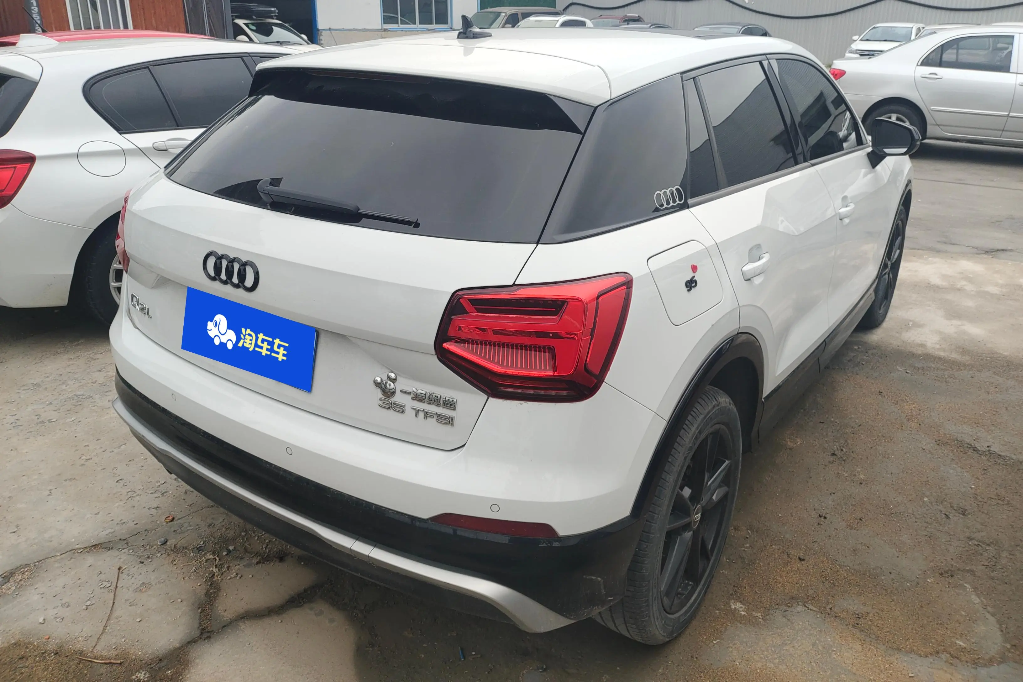 Audi Q2L