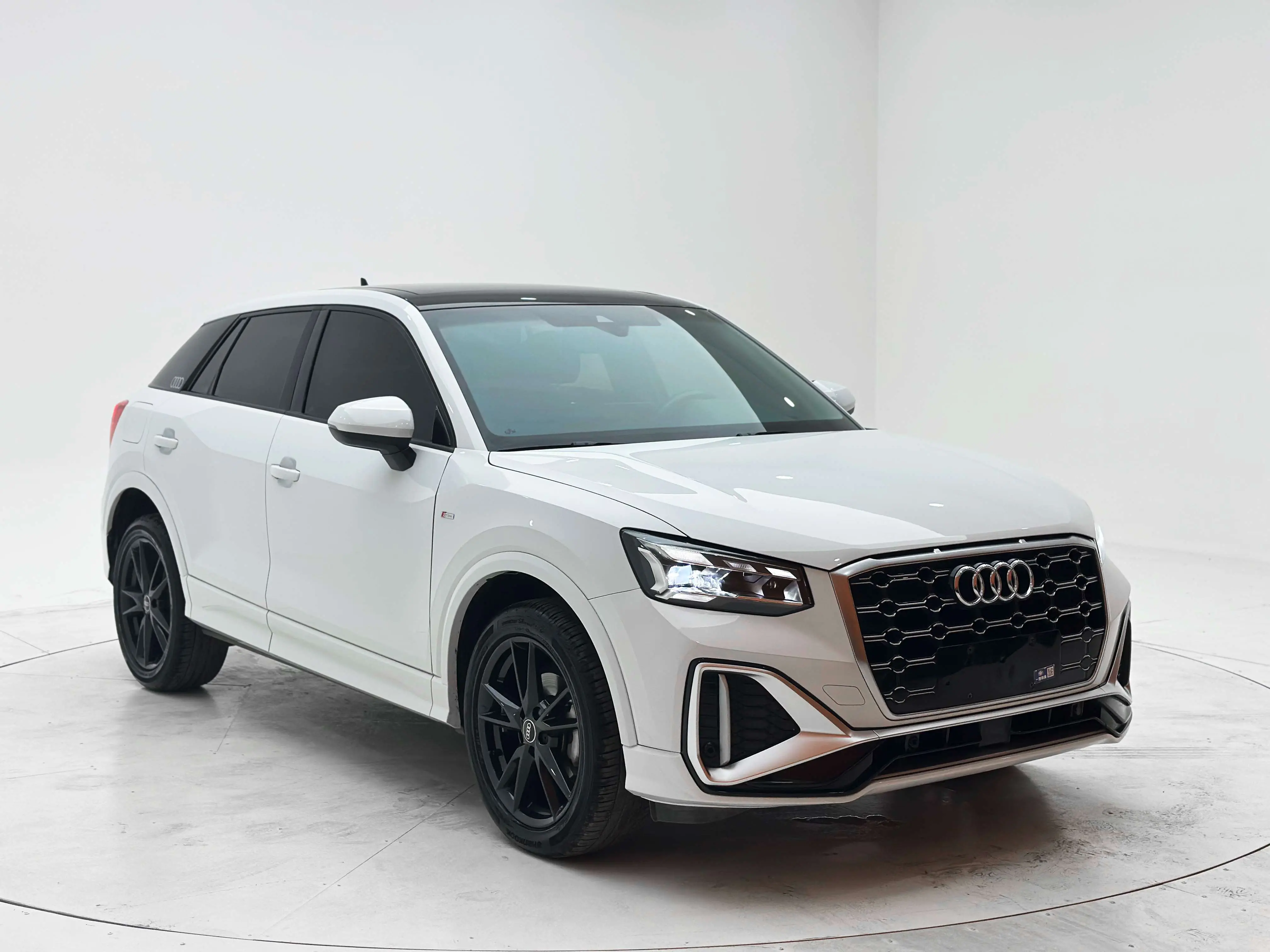 Audi Q2L