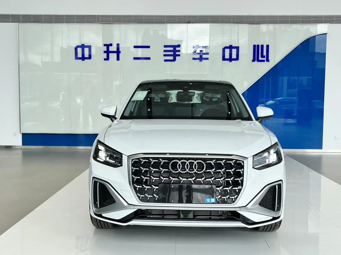 Audi Q2L