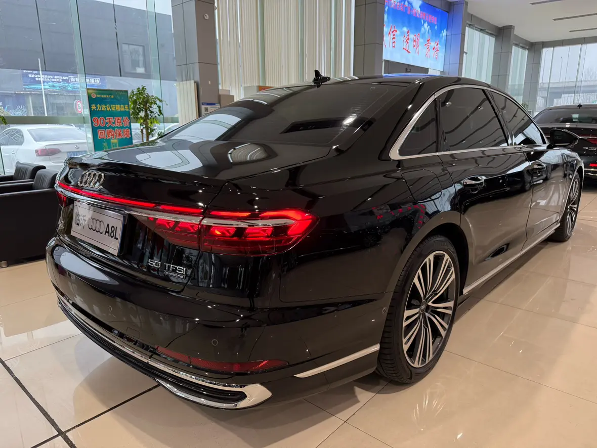 Audi A8