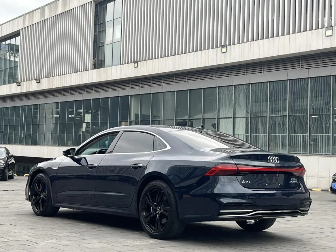 Audi A7L