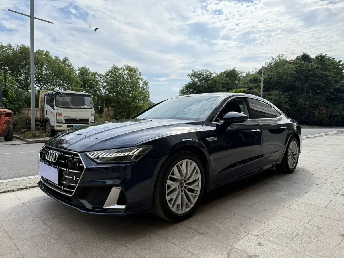 Audi A7L