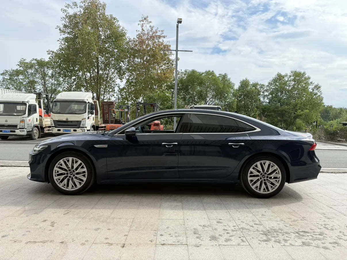 Audi A7L