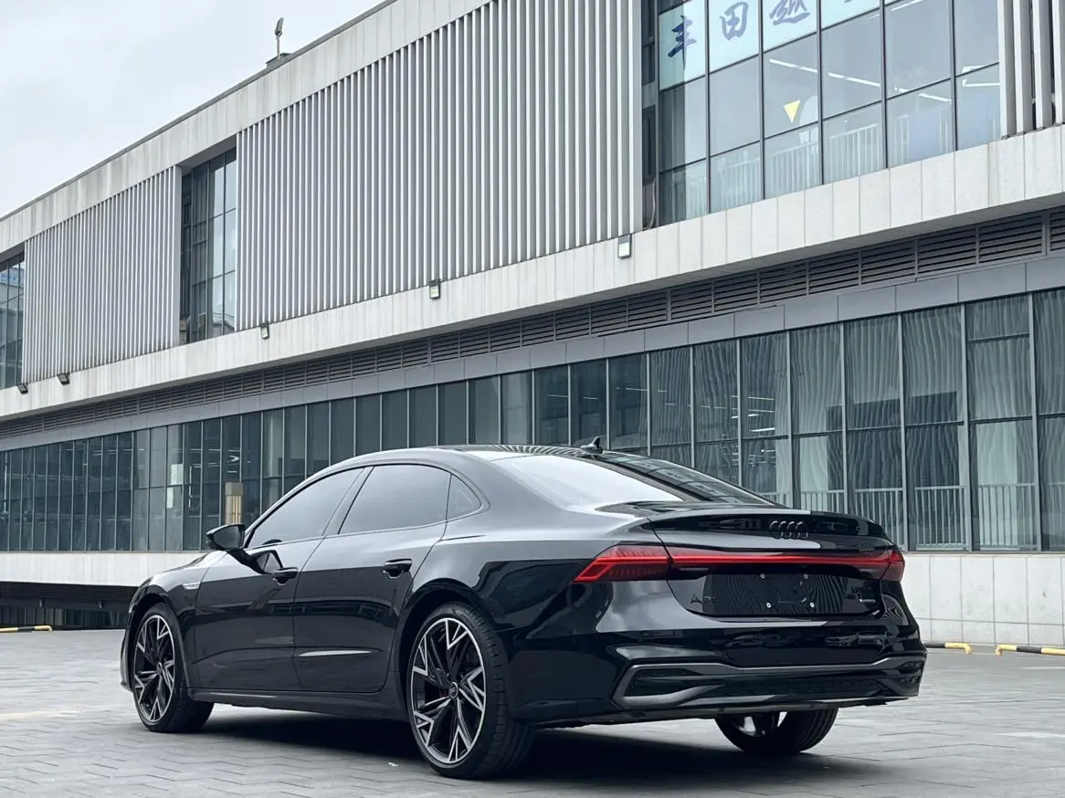 Audi A7L
