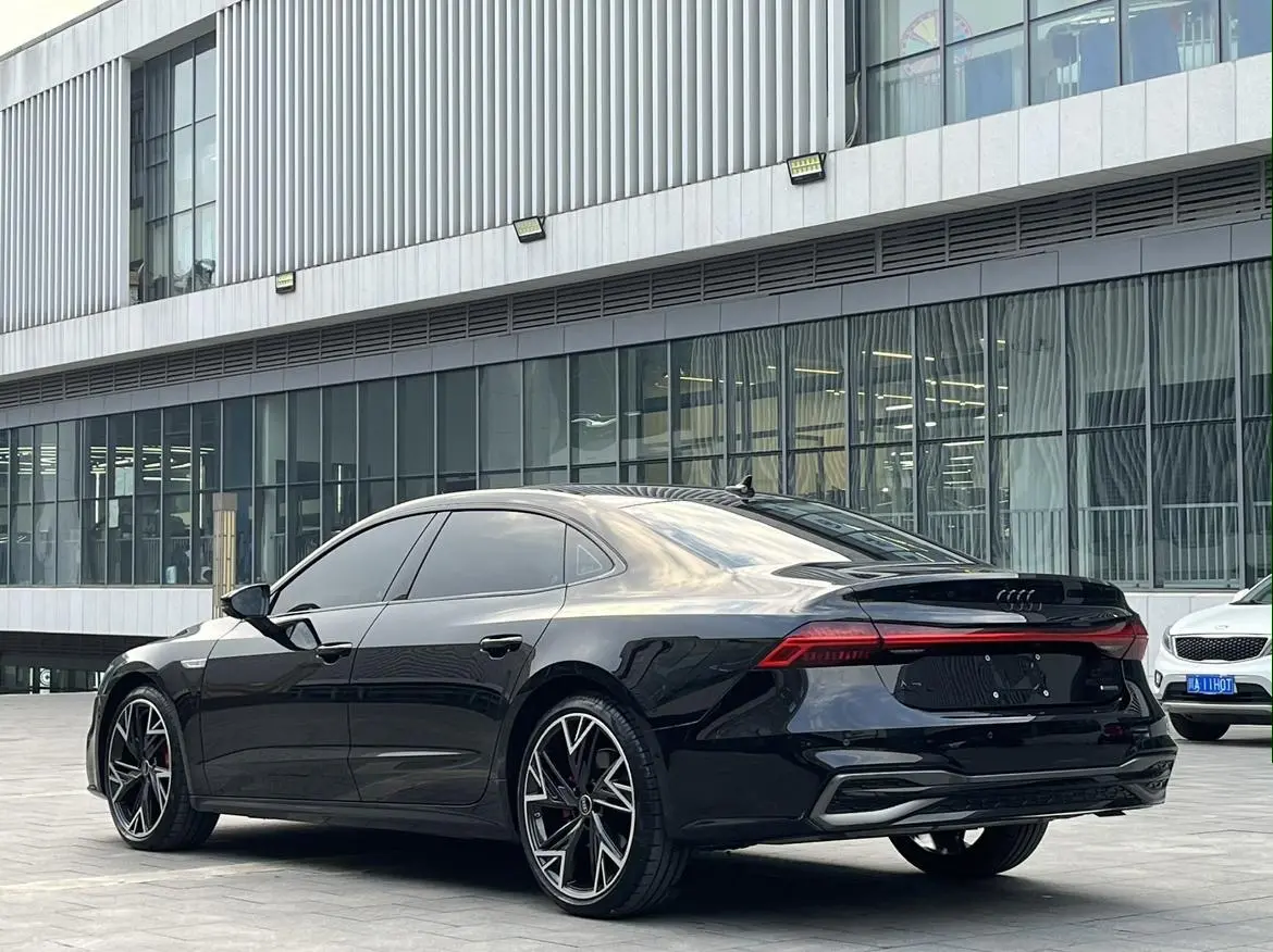 Audi A7L