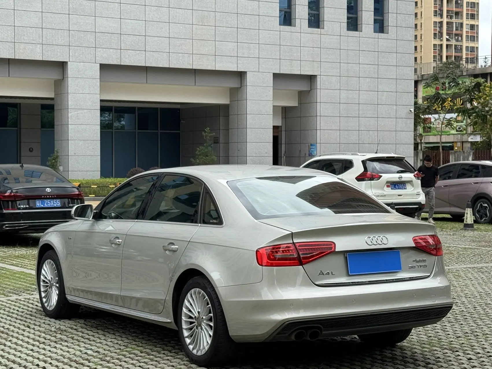 Audi A4L