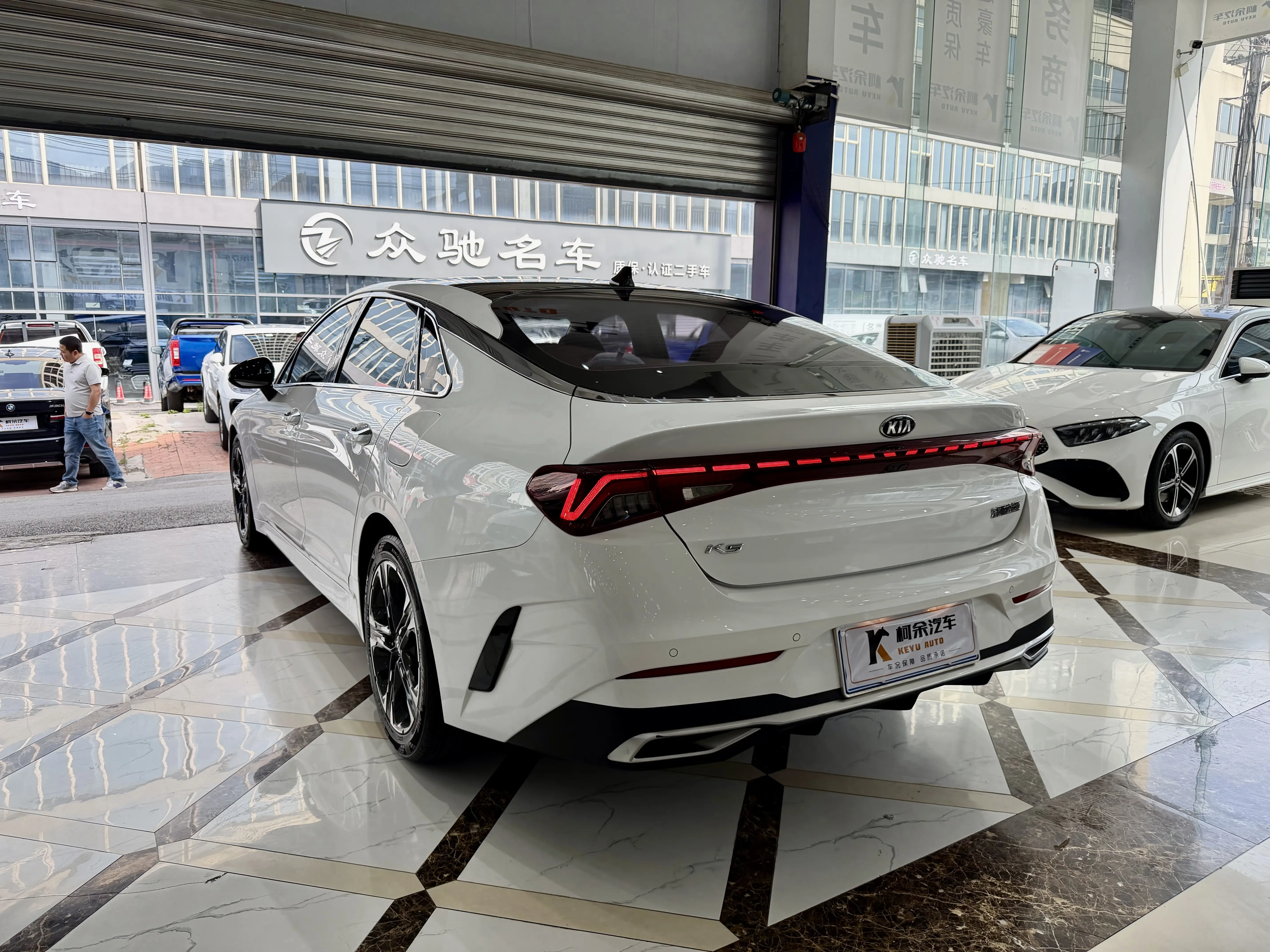 Kia K5