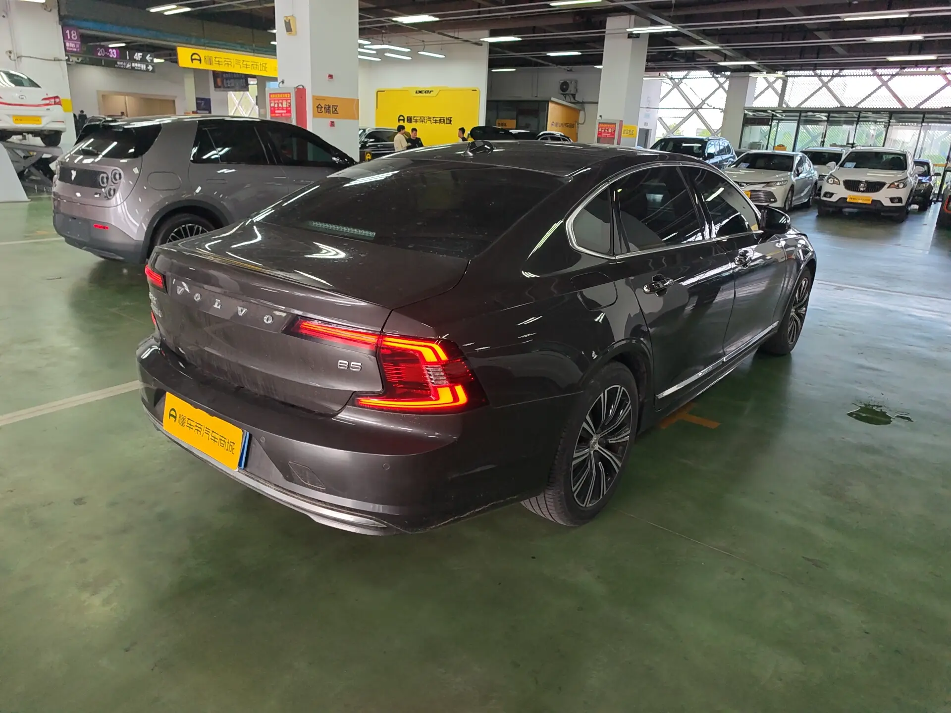 Volvo S90