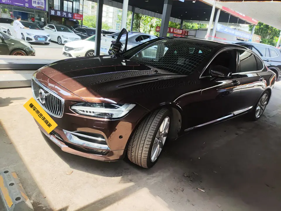 Volvo S90