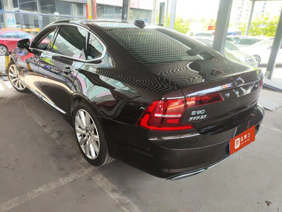 Volvo S90