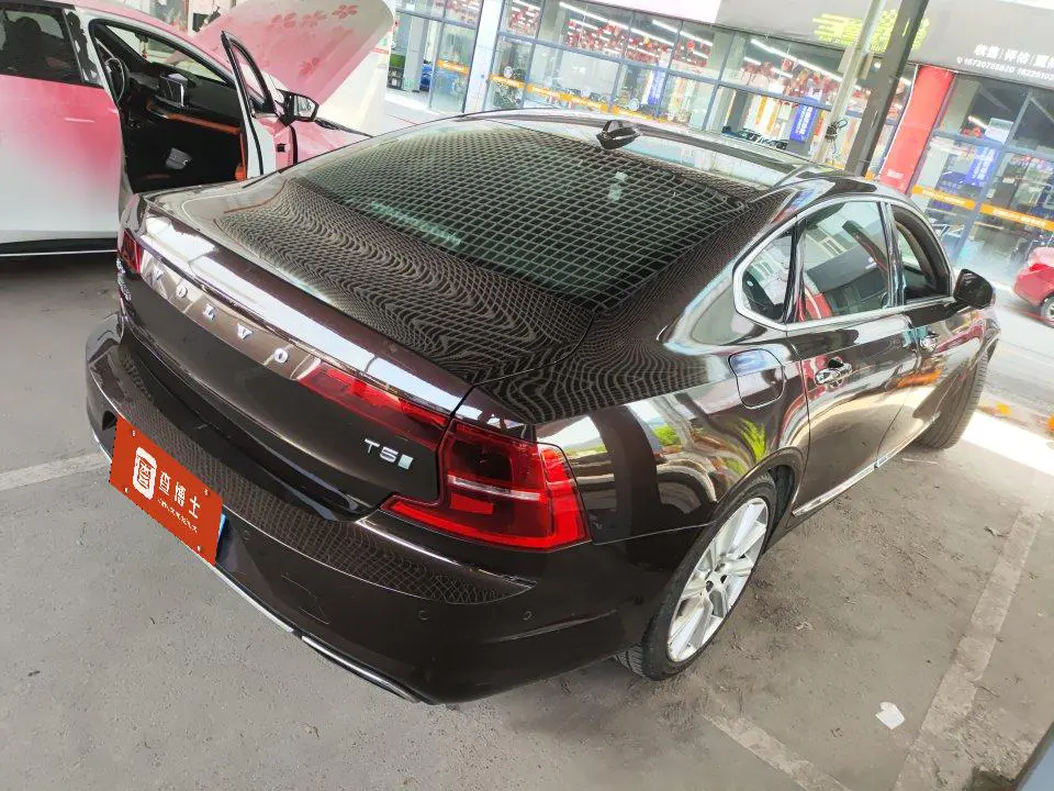 Volvo S90