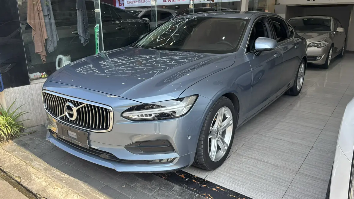 Volvo S90