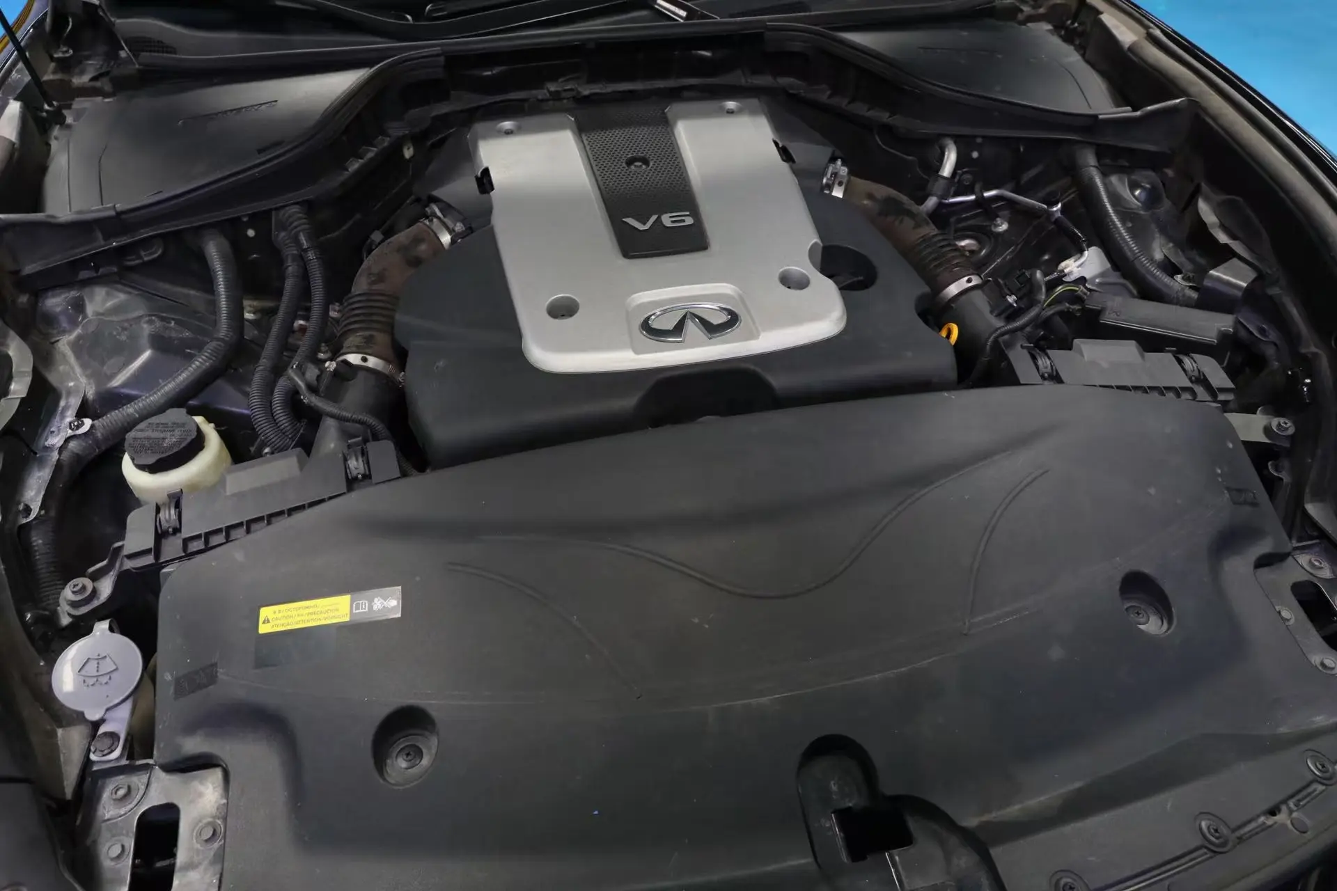 Infiniti Q70
