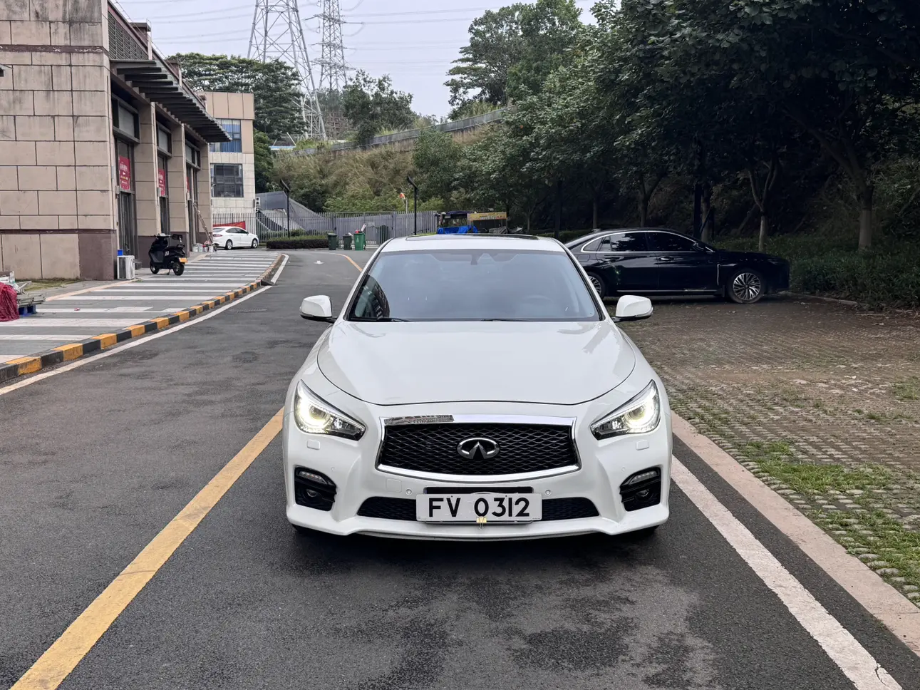 Infiniti Q50L