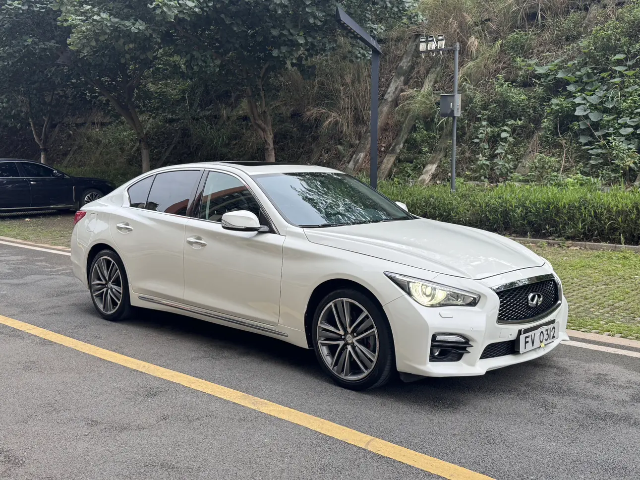 Infiniti Q50L