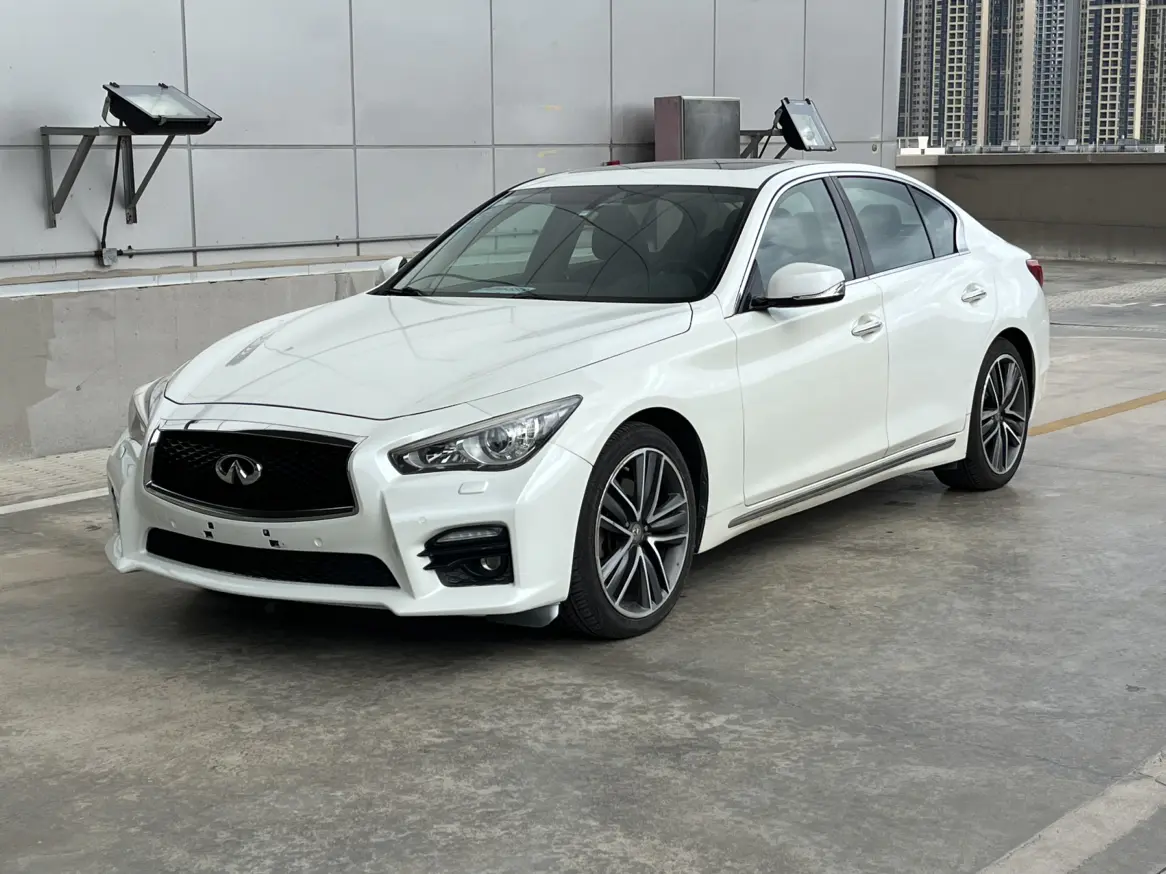 Infiniti Q50L