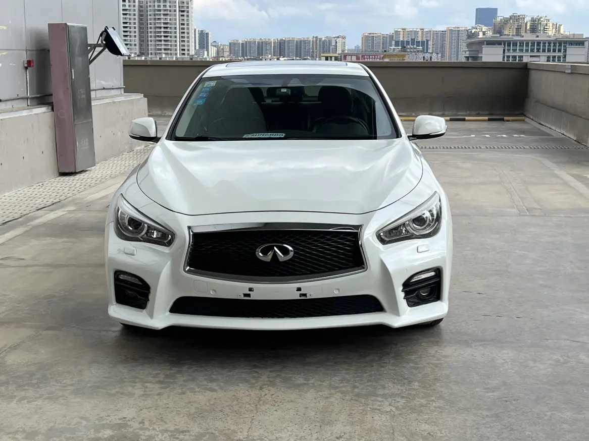 Infiniti Q50L