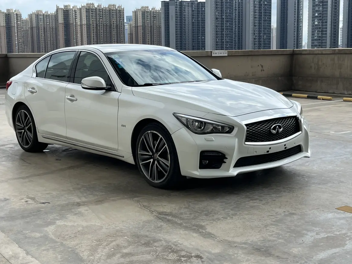 Infiniti Q50L