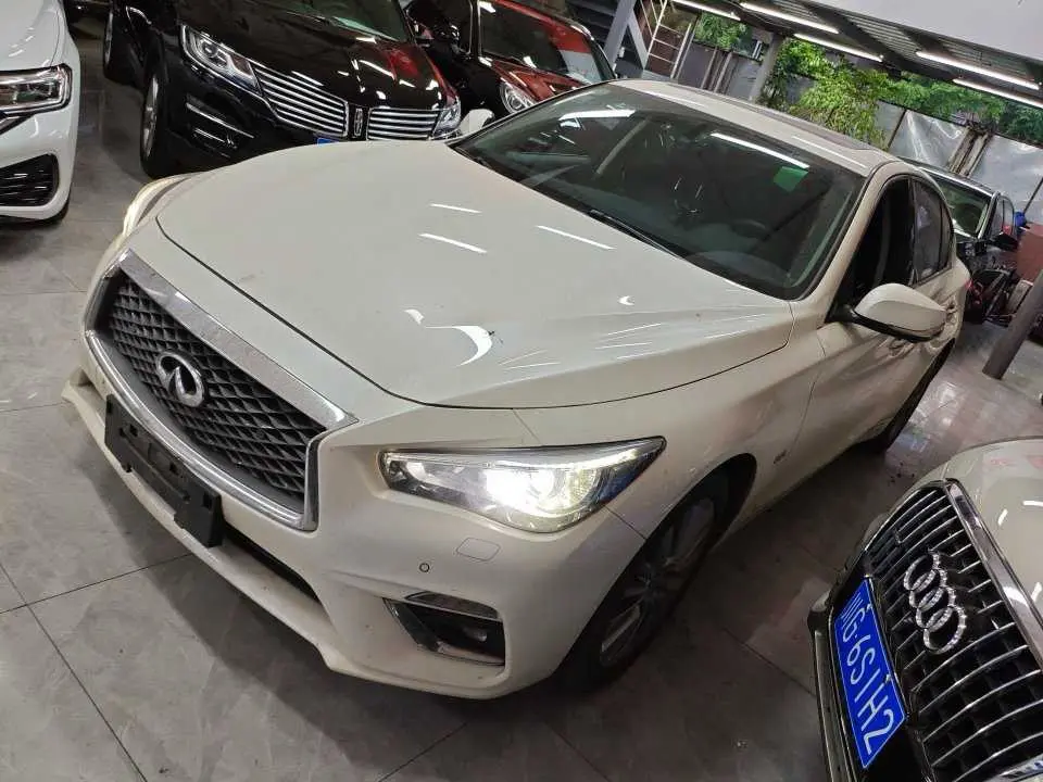 Infiniti Q50L
