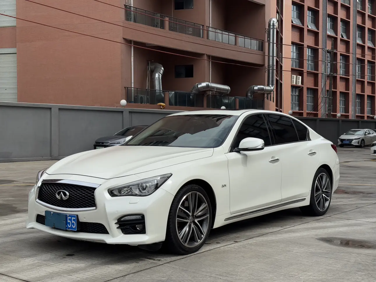 Infiniti Q50L