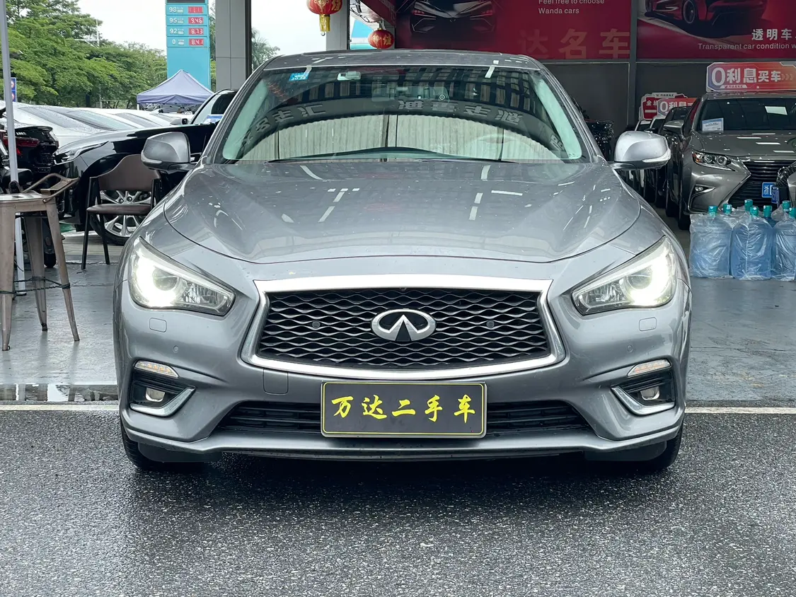 Infiniti Q50L