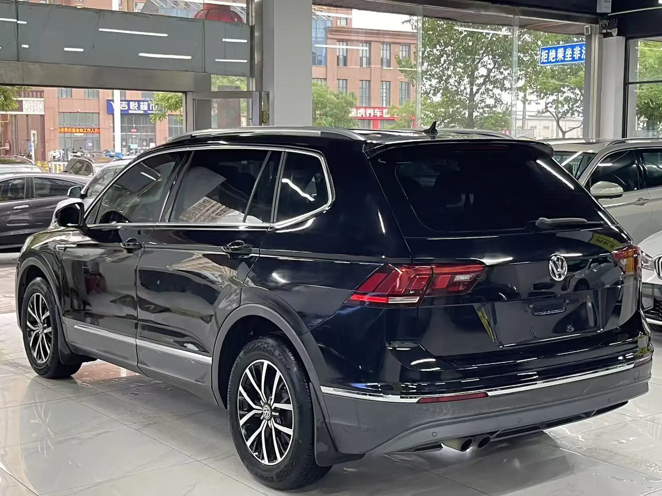 Volkswagen Tiguan L